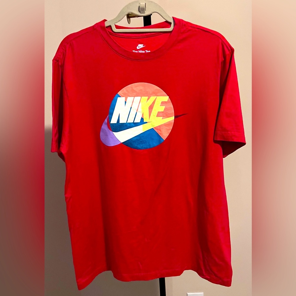 Nike Men's Orange T-Shirt with Colorful Accents. Size L